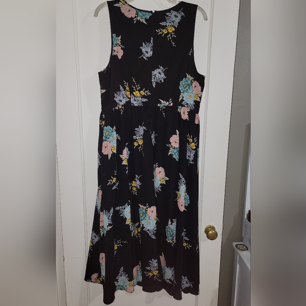 Torrid Floral Dress - Picture 3 of 3